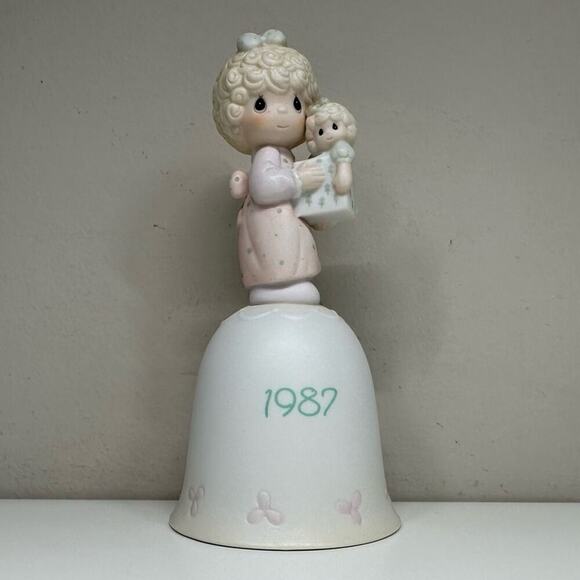 Precious Moments | 1987 | Annual Bell | 109835 - Picture 1 of 9